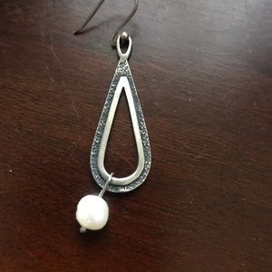 Silpada silver pearl drop earring.